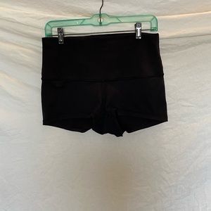 Black align shorts